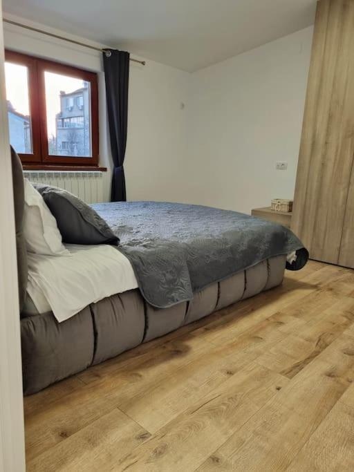Cozy Apartment Near City Center Bucareste Exterior foto