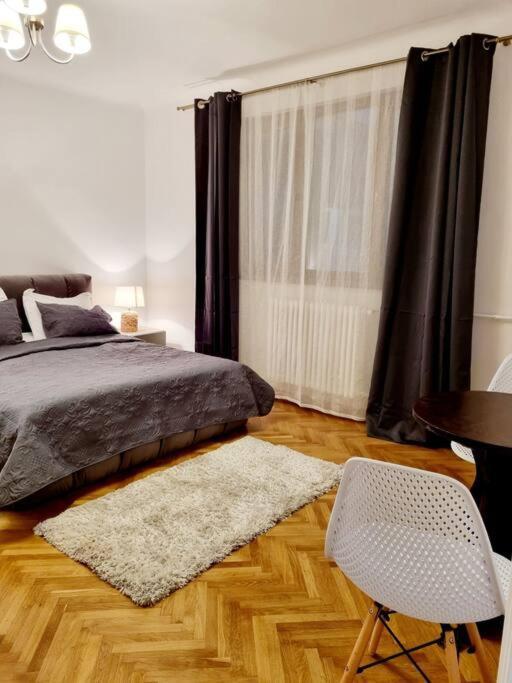 Cozy Apartment Near City Center Bucareste Exterior foto