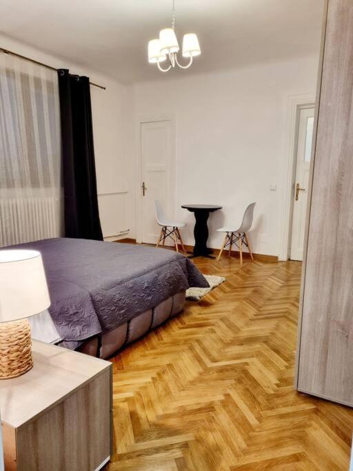 Cozy Apartment Near City Center Bucareste Exterior foto