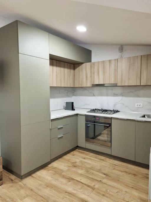 Cozy Apartment Near City Center Bucareste Exterior foto