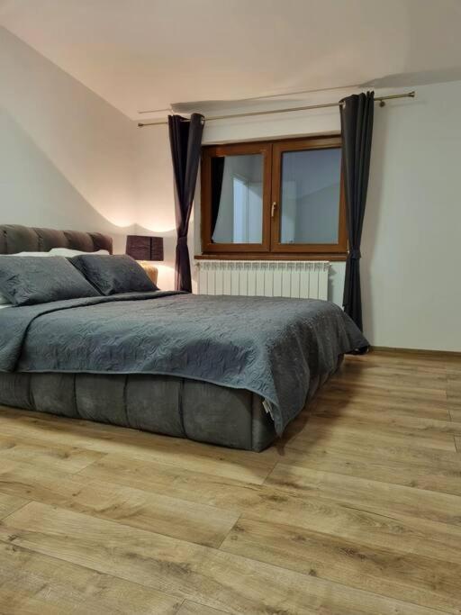 Cozy Apartment Near City Center Bucareste Exterior foto