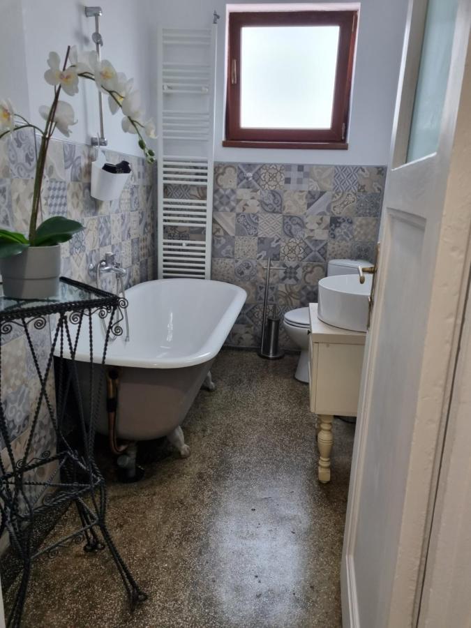 Cozy Apartment Near City Center Bucareste Exterior foto
